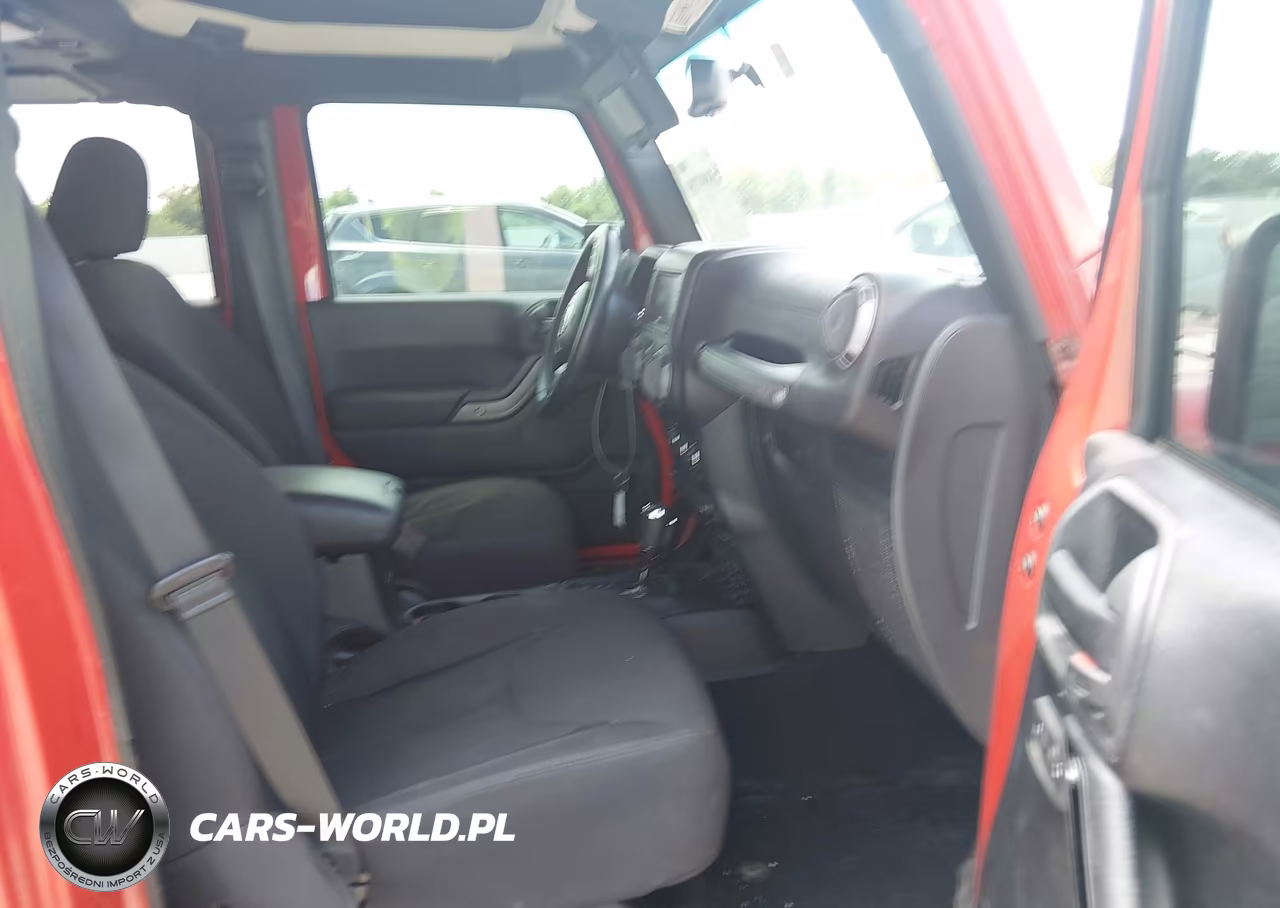 2017 Jeep Wrangler Unlimited Sport VIN:1C4BJWDG9HL732296 - 5