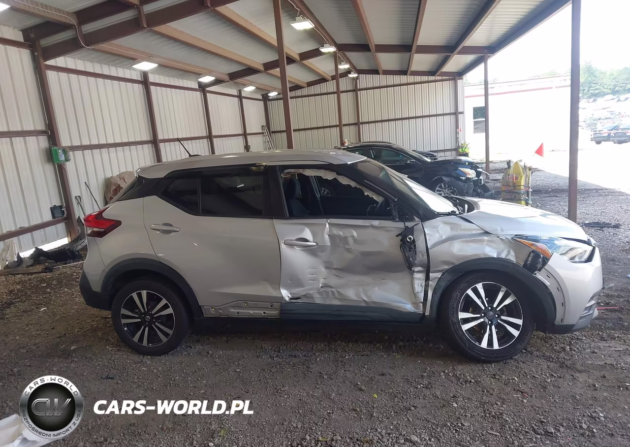 2019 Nissan Kicks Sv VIN:3N1CP5CU8KL552634 - 13