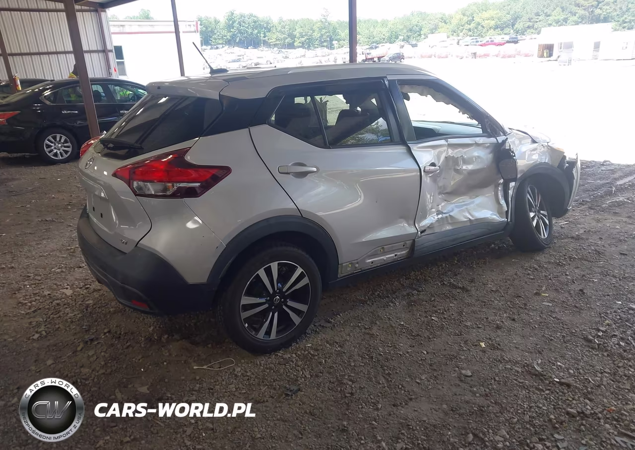 2019 Nissan Kicks Sv VIN:3N1CP5CU8KL552634 - 4