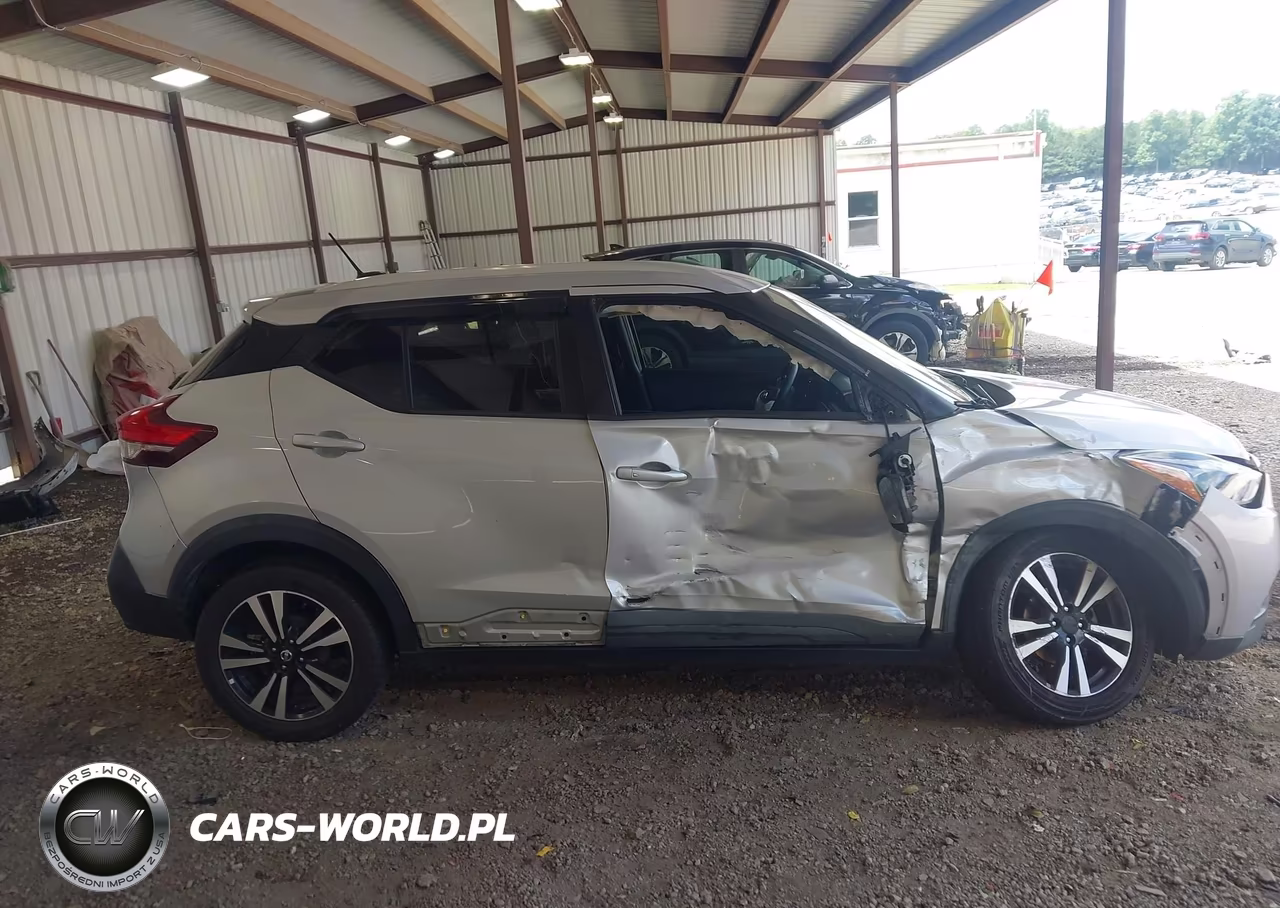 2019 Nissan Kicks Sv VIN:3N1CP5CU8KL552634 - 6
