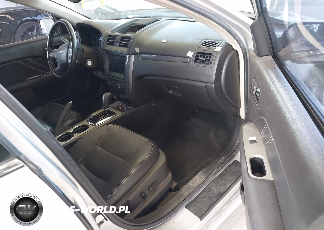 2011 Ford Fusion Sport VIN:3FAHP0KC4BR267284 - 5