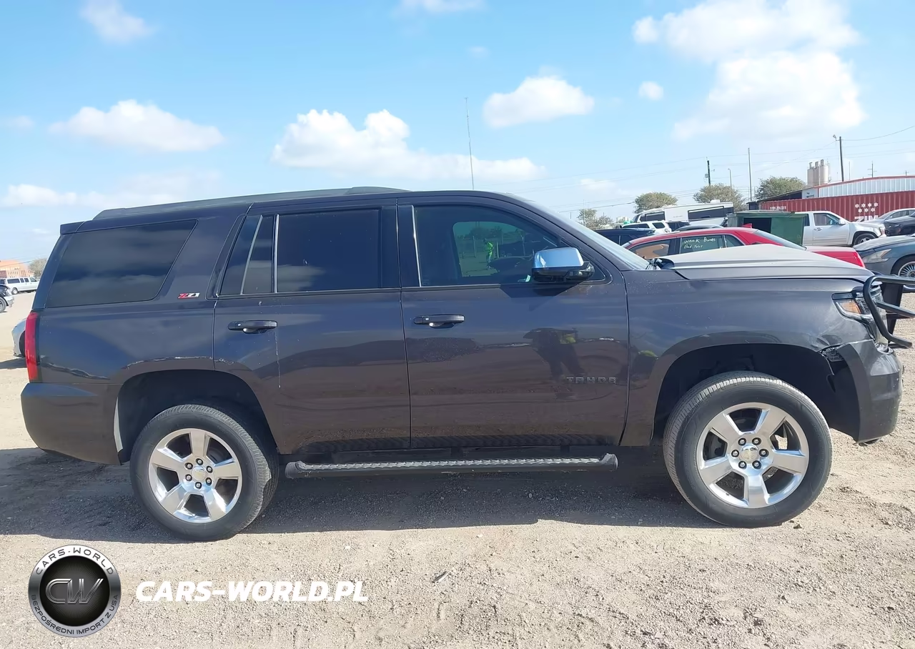 2018 Chevrolet Tahoe Lt VIN:1GNSKBKC2JR149262 - 14