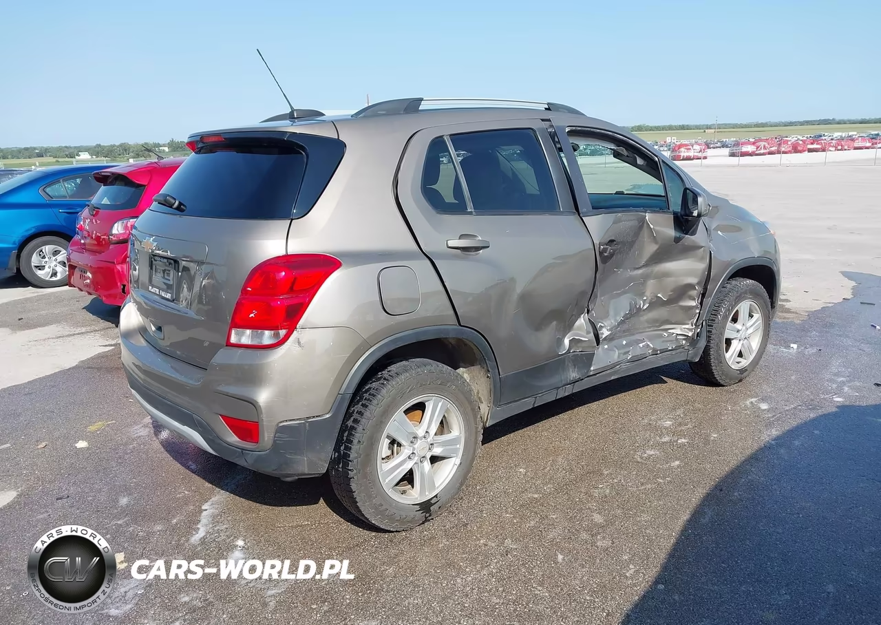 2022 Chevrolet Trax Awd Lt VIN:KL7CJPSM2NB567693 - 4