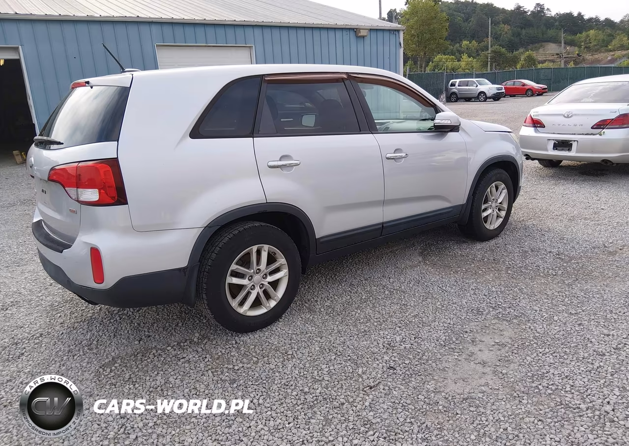 2014 Kia Sorento Lx VIN:5XYKT3A68EG508609 - 4