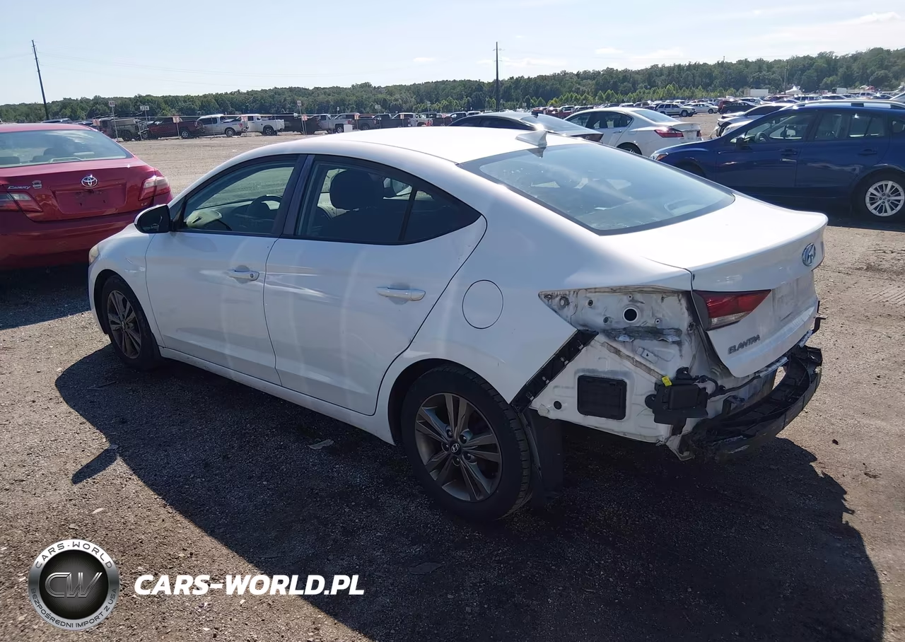 2018 Hyundai Elantra Sel VIN:5NPD84LF3JH246045 - 3