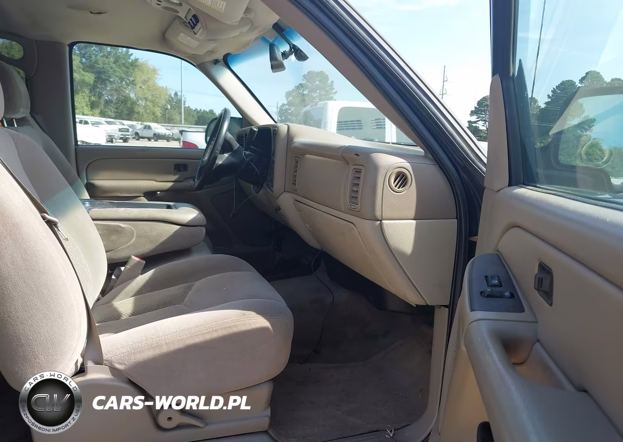 2004 Chevrolet Tahoe Ls VIN:1GNEC13V34R304796 - 5