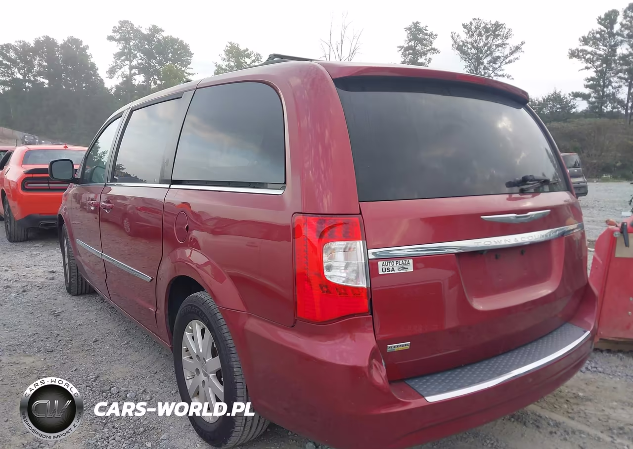 2014 Chrysler Town & Country Touring VIN:2C4RC1BG7ER124844 - 3
