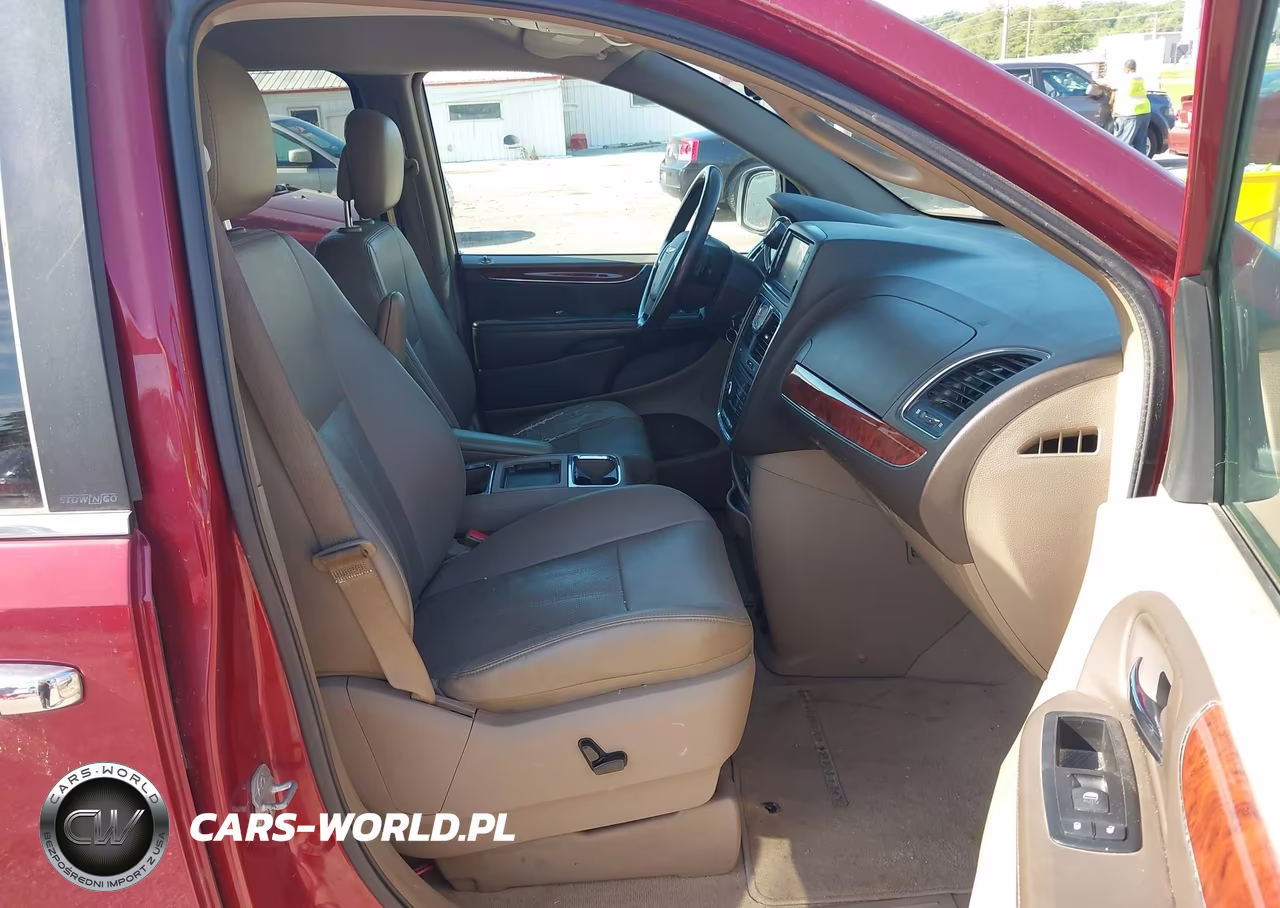2012 Chrysler Town & Country Touring-L VIN:2C4RC1CG1CR229147 - 5