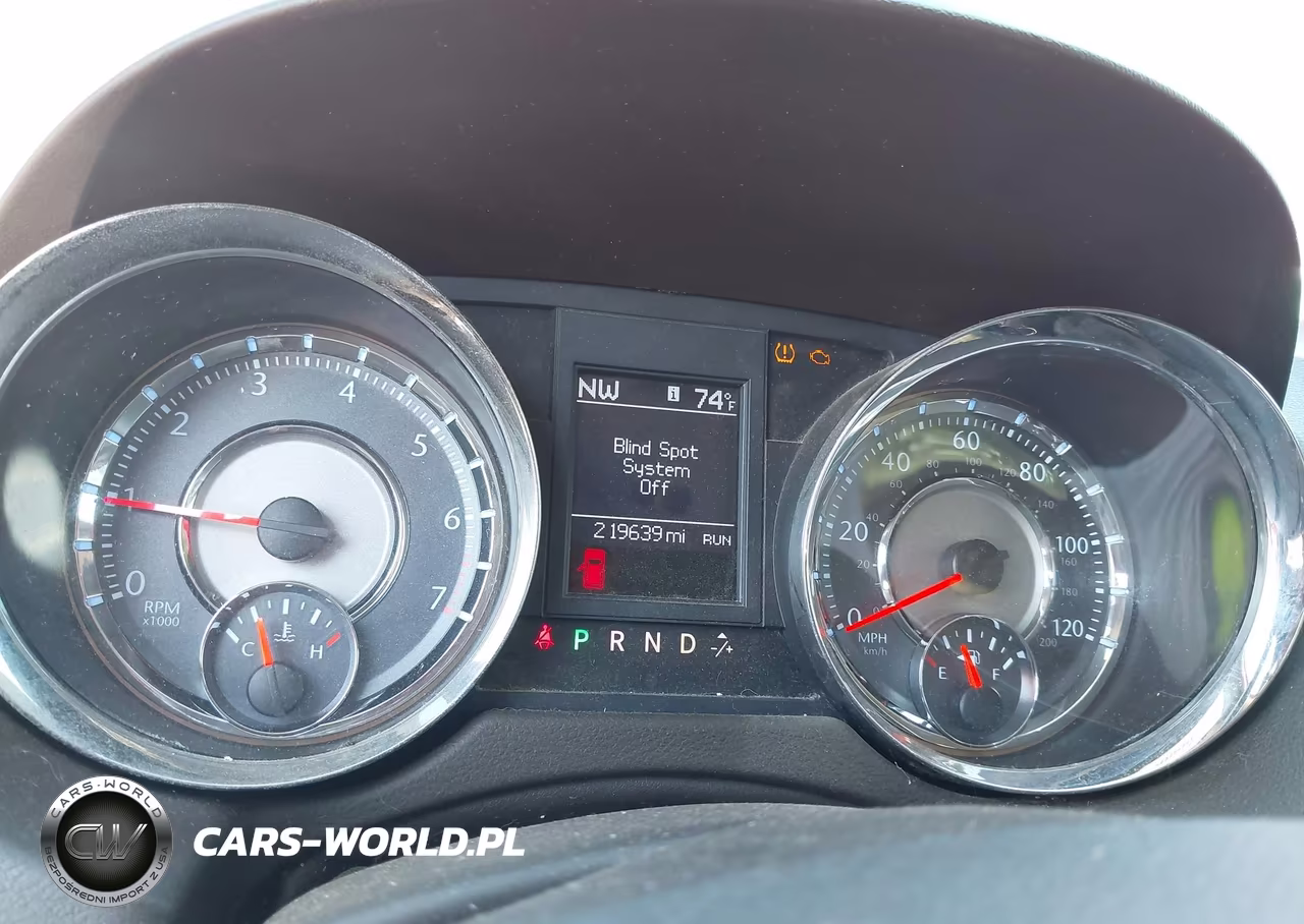 2012 Chrysler Town & Country Touring-L VIN:2C4RC1CG1CR229147 - 7
