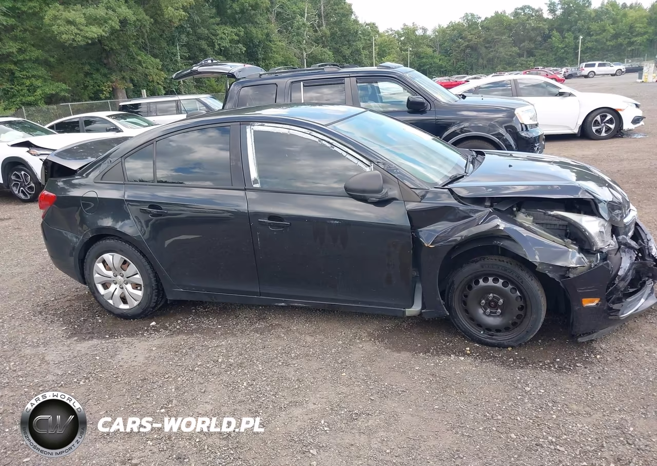 2015 Chevrolet Cruze Ls Auto VIN:1G1PA5SG7F7275831 - 13