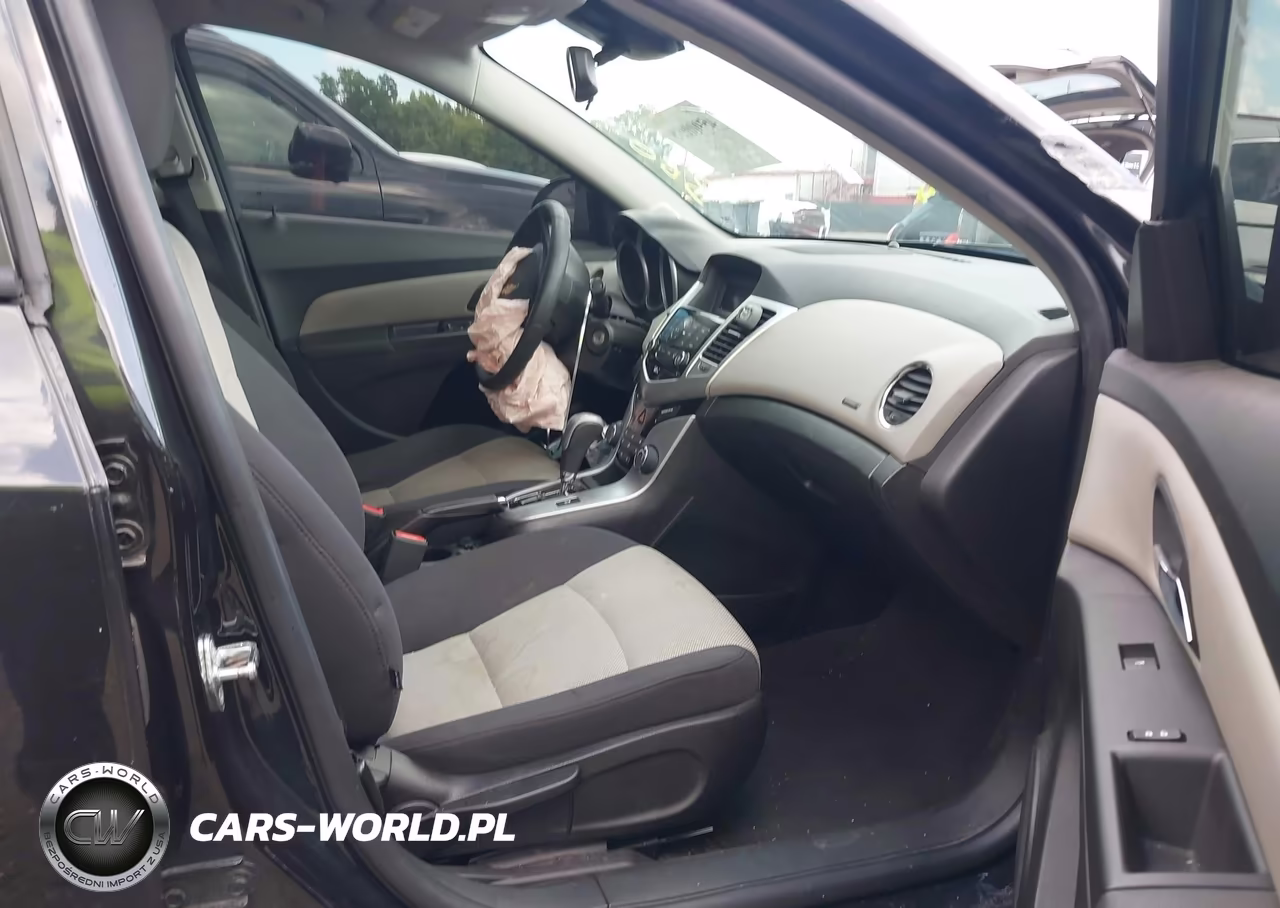 2015 Chevrolet Cruze Ls Auto VIN:1G1PA5SG7F7275831 - 5