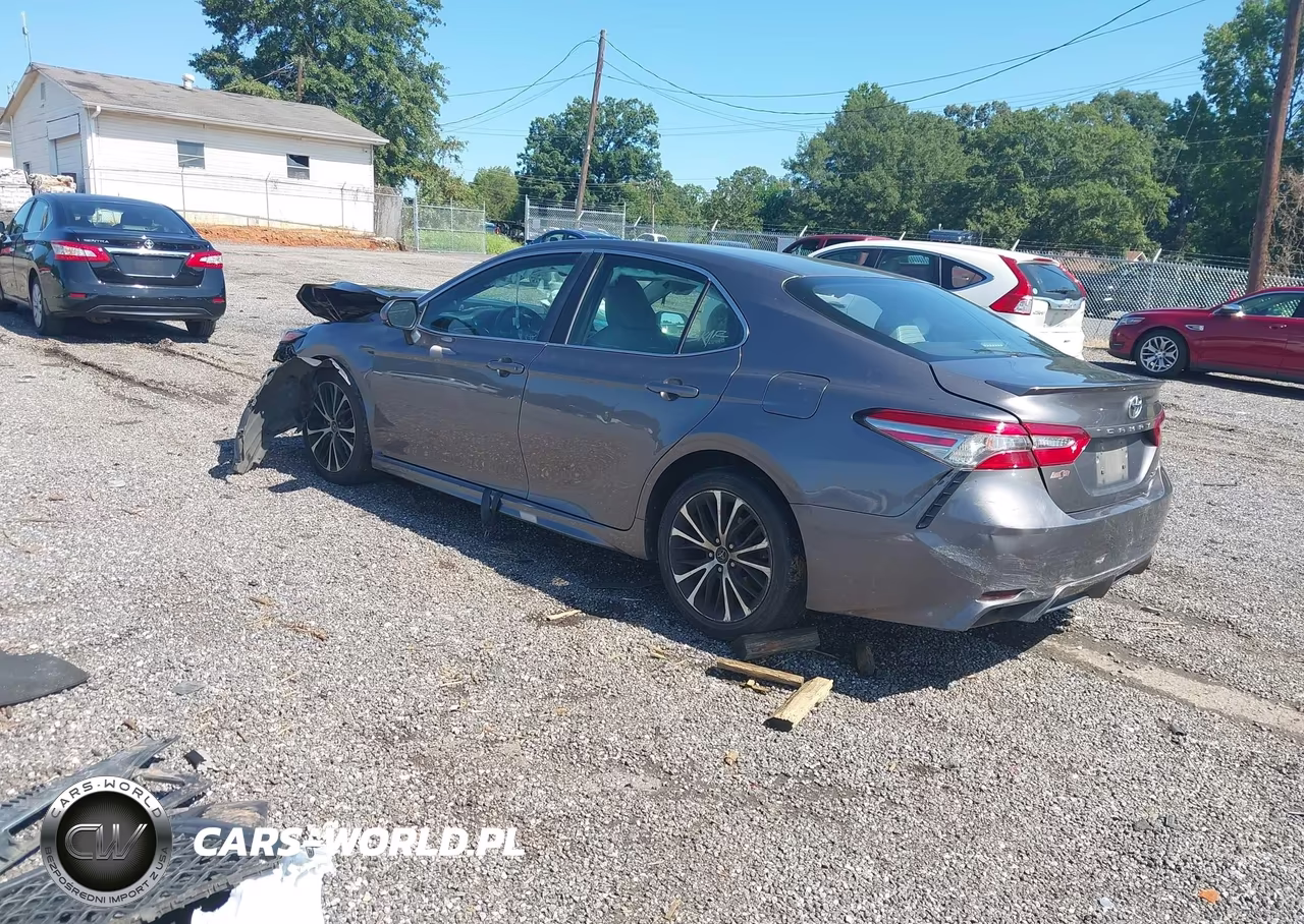 2018 Toyota Camry Se VIN:4T1B11HK2JU132507 - 3