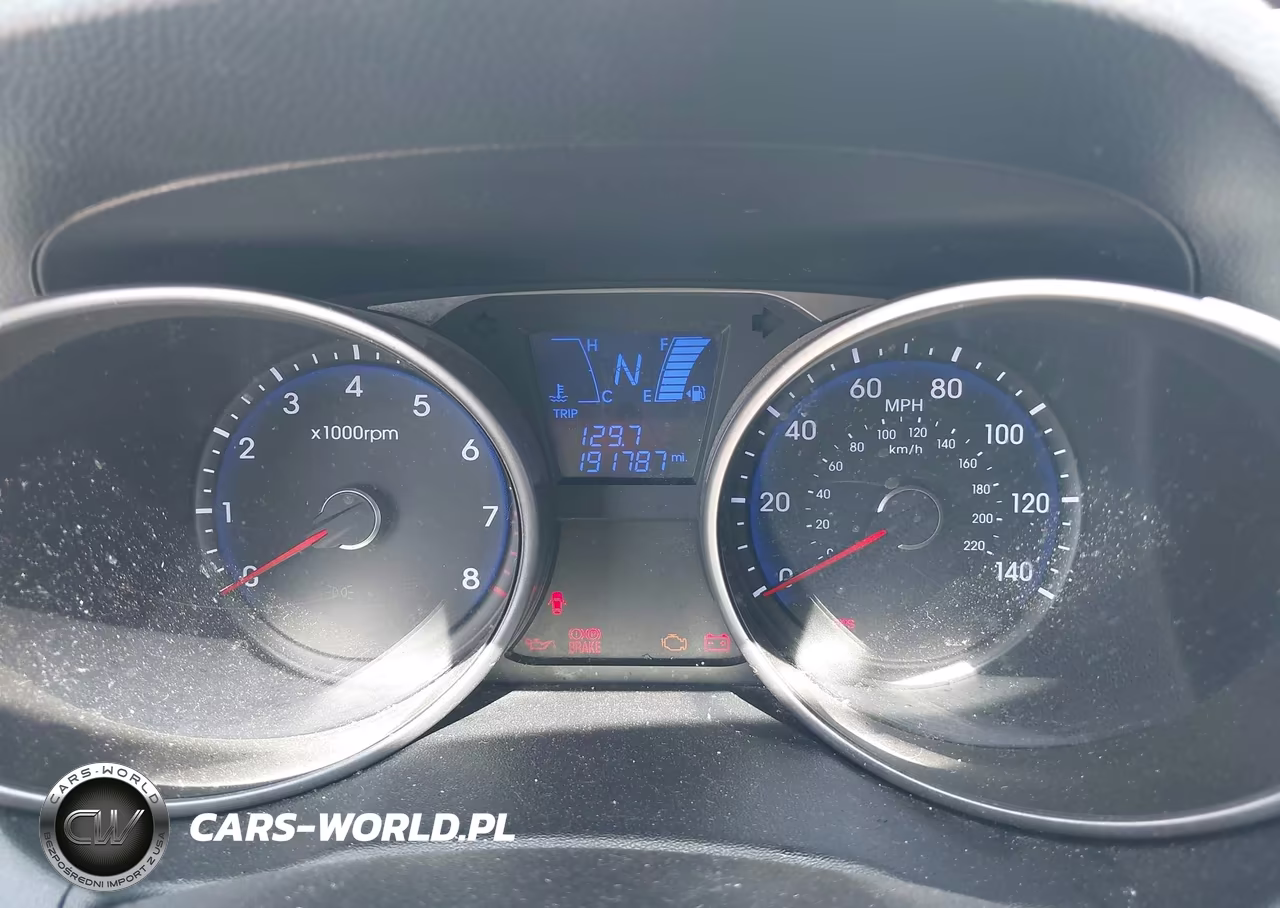 2011 Hyundai Tucson Limited VIN:KM8JU3AC2BU194203 - 7