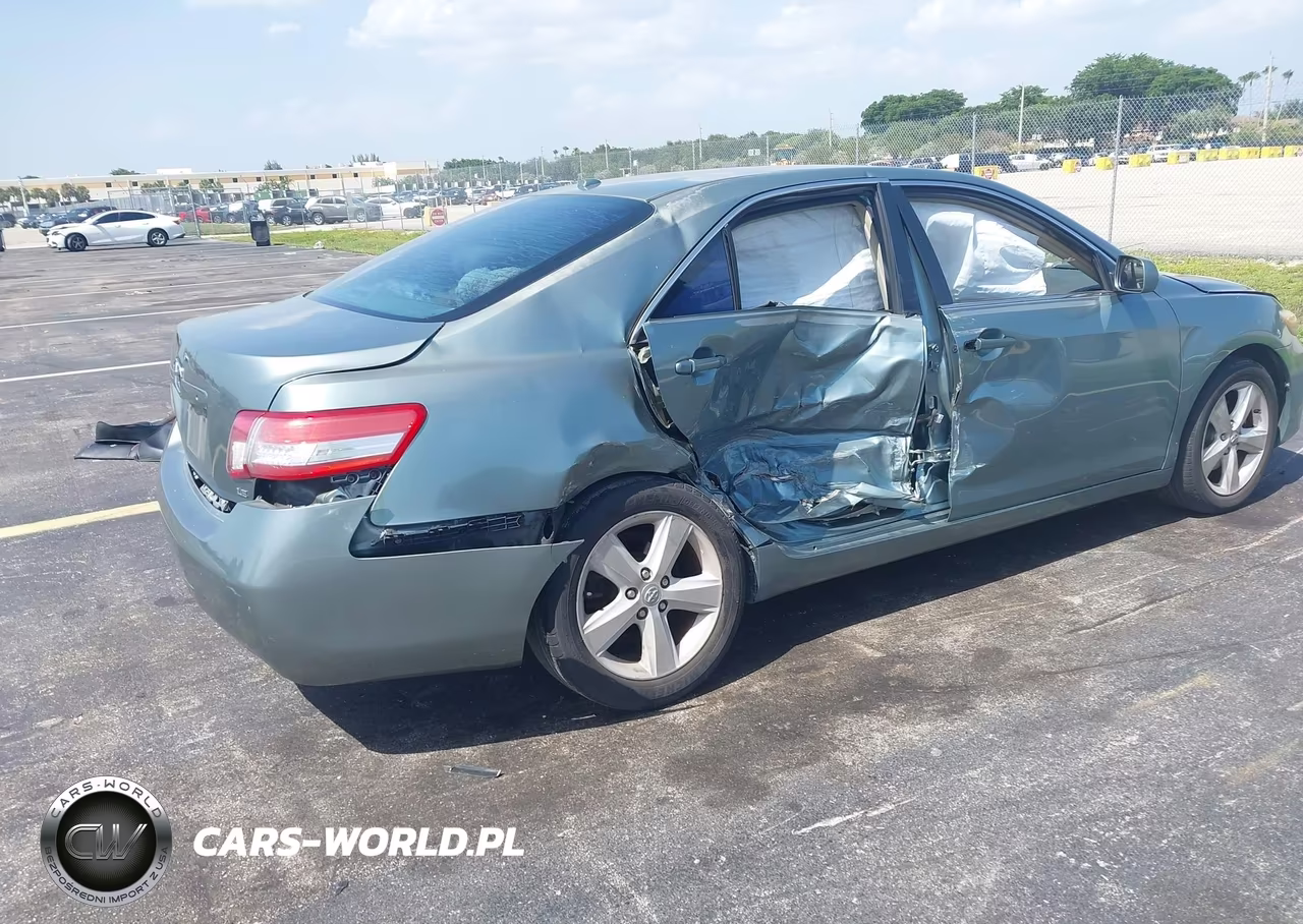 2011 Toyota Camry Le VIN:4T1BF3EKXBU673033 - 4