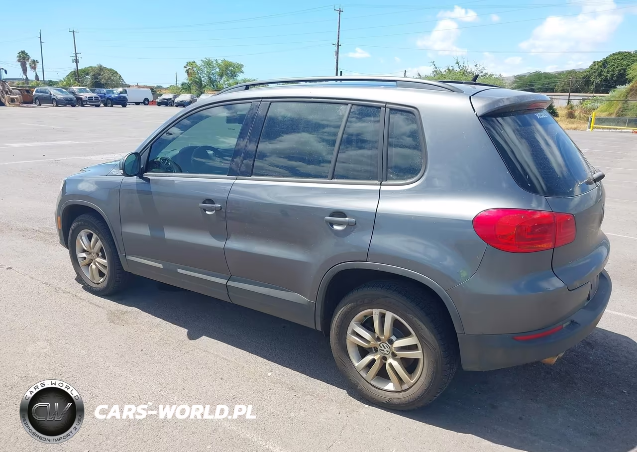 2016 Volkswagen Tiguan S VIN:WVGAV7AXXGW556216 - 3