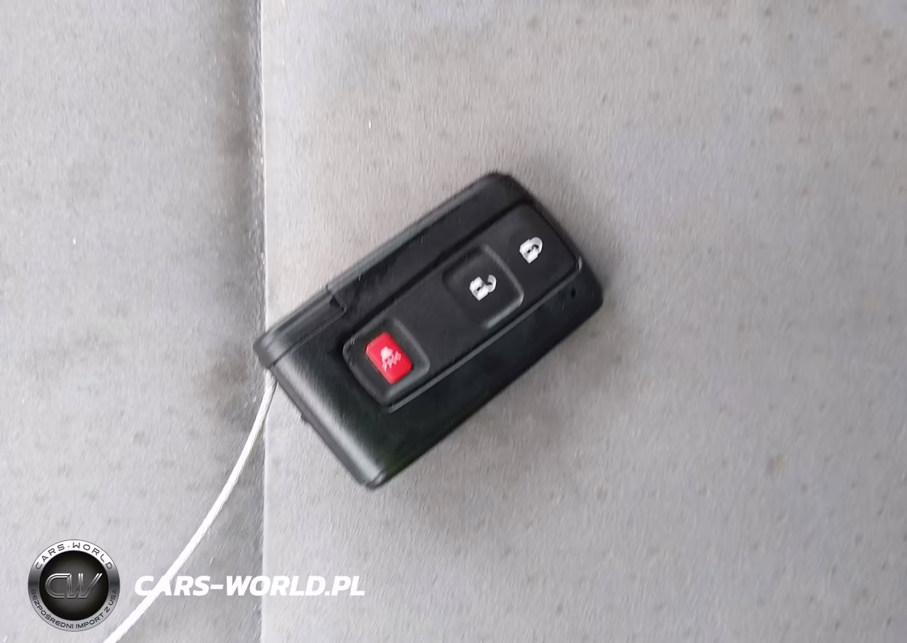 2004 Toyota Prius VIN:JTDKB20U940005026 - 11