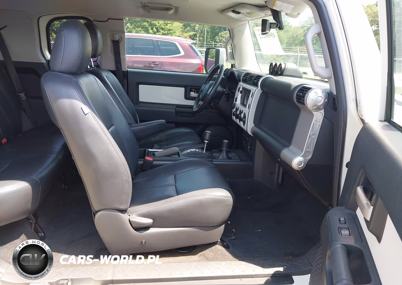 2010 Toyota Fj Cruiser VIN:JTEBU4BF4AK089787 - 5