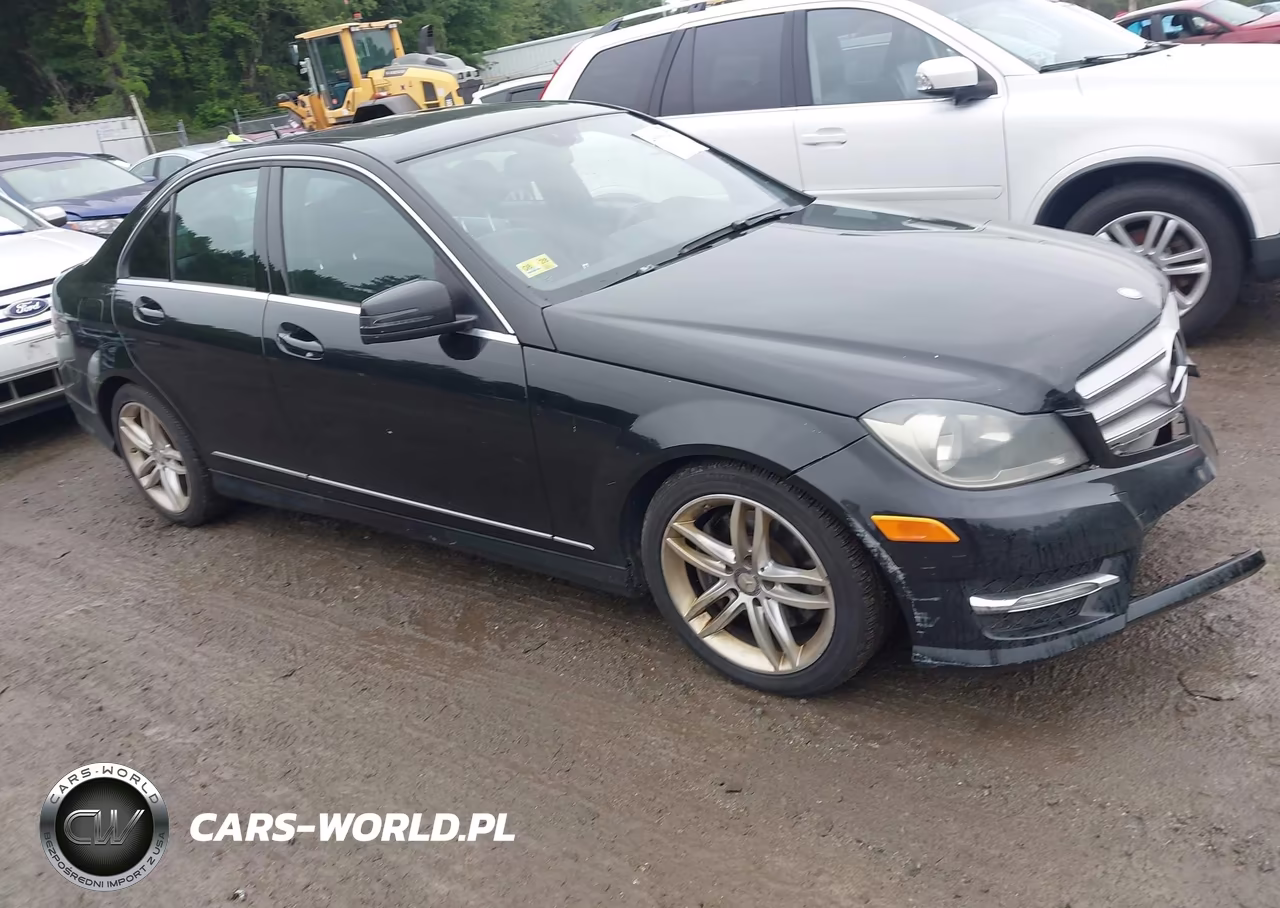 2013 Mercedes-Benz C 300 Sport 4Matic VIN:WDDGF8AB4DG130054 - 1