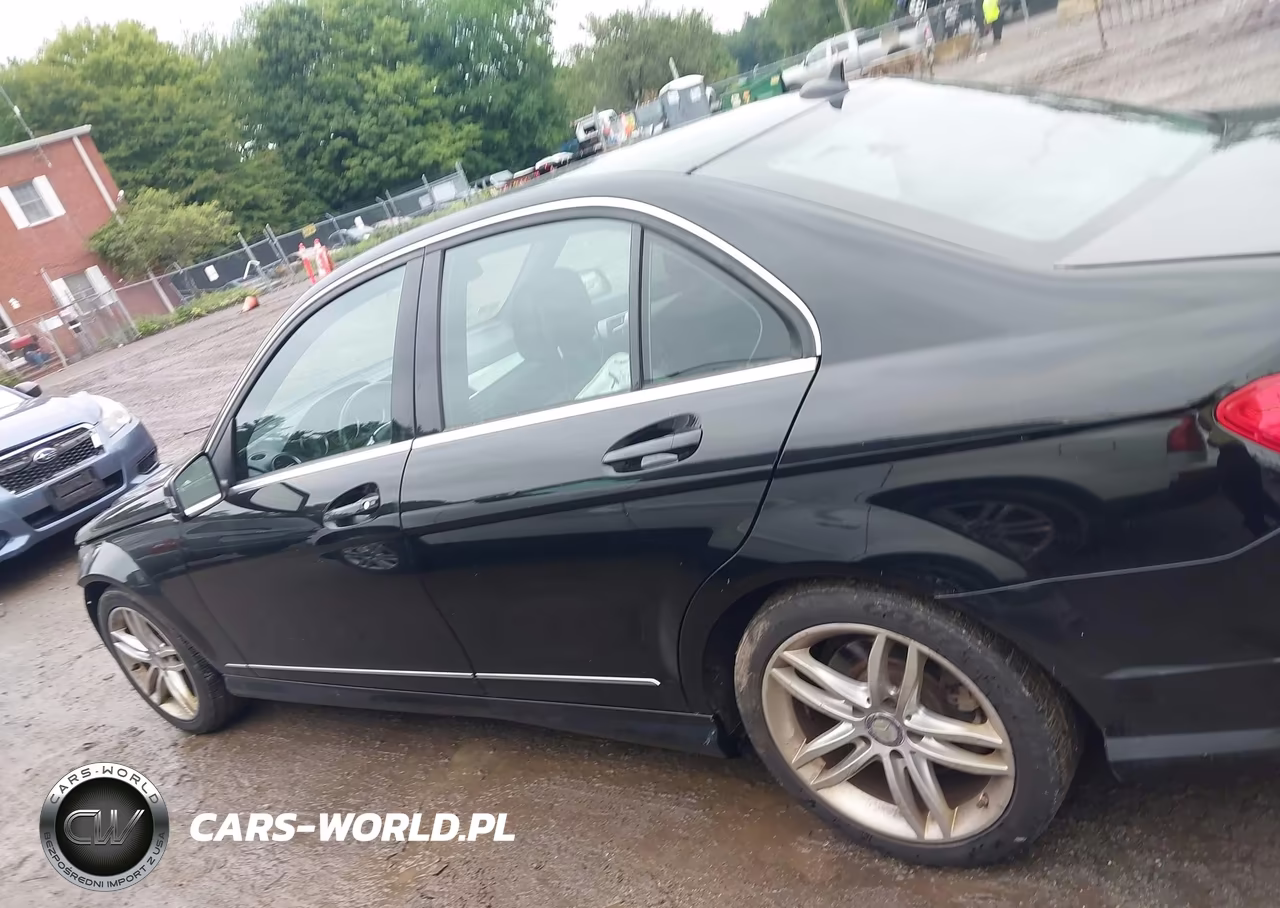 2013 Mercedes-Benz C 300 Sport 4Matic VIN:WDDGF8AB4DG130054 - 14
