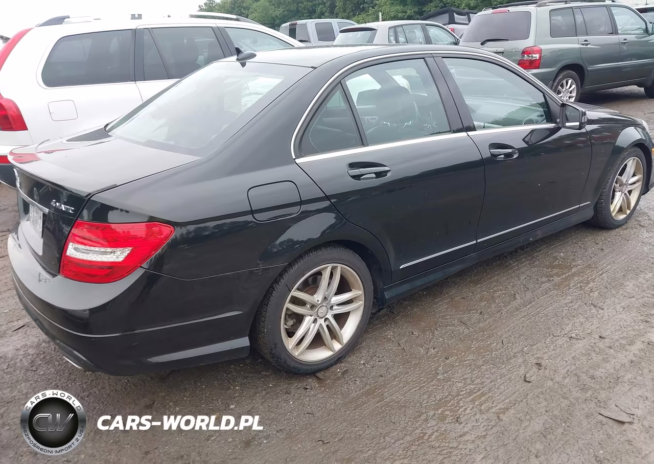 2013 Mercedes-Benz C 300 Sport 4Matic VIN:WDDGF8AB4DG130054 - 4
