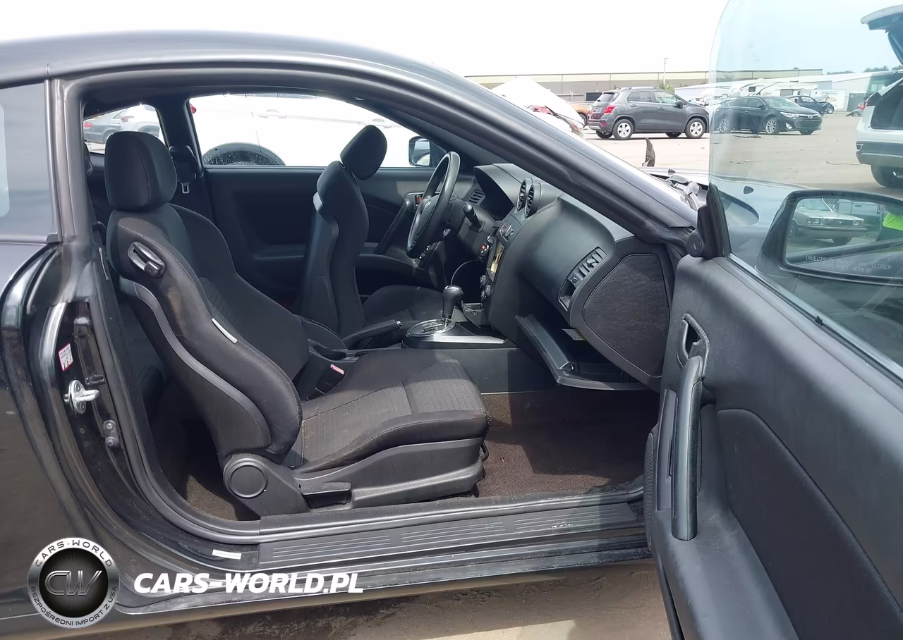 2008 Hyundai Tiburon Gs VIN:KMHHM66D28U282890 - 5