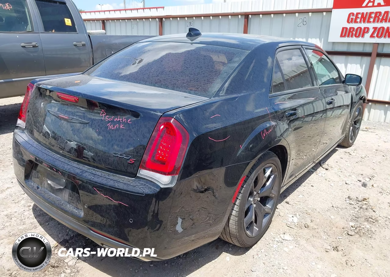2021 Chrysler 300 300S VIN:2C3CCABG1MH585553 - 4