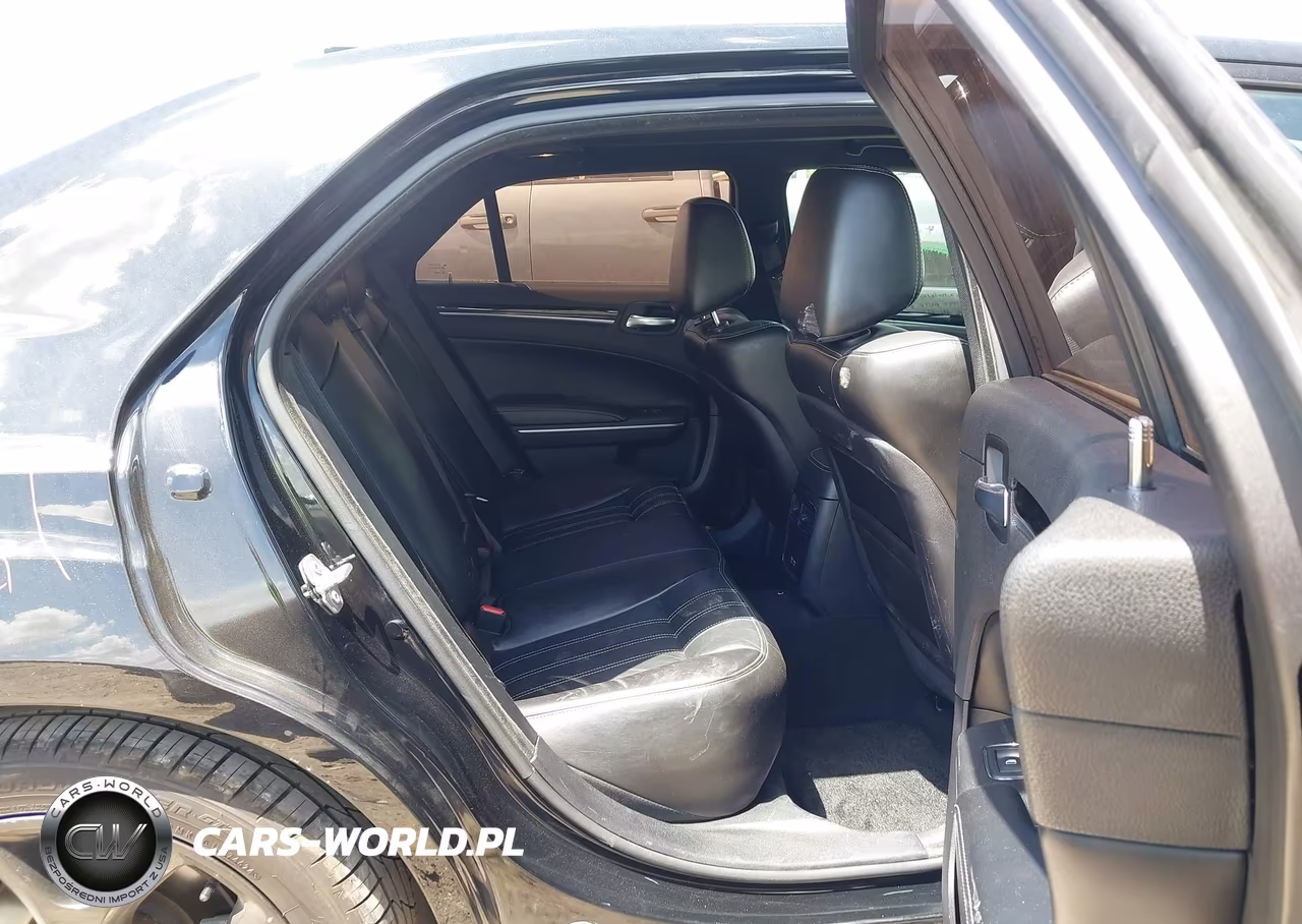 2021 Chrysler 300 300S VIN:2C3CCABG1MH585553 - 8