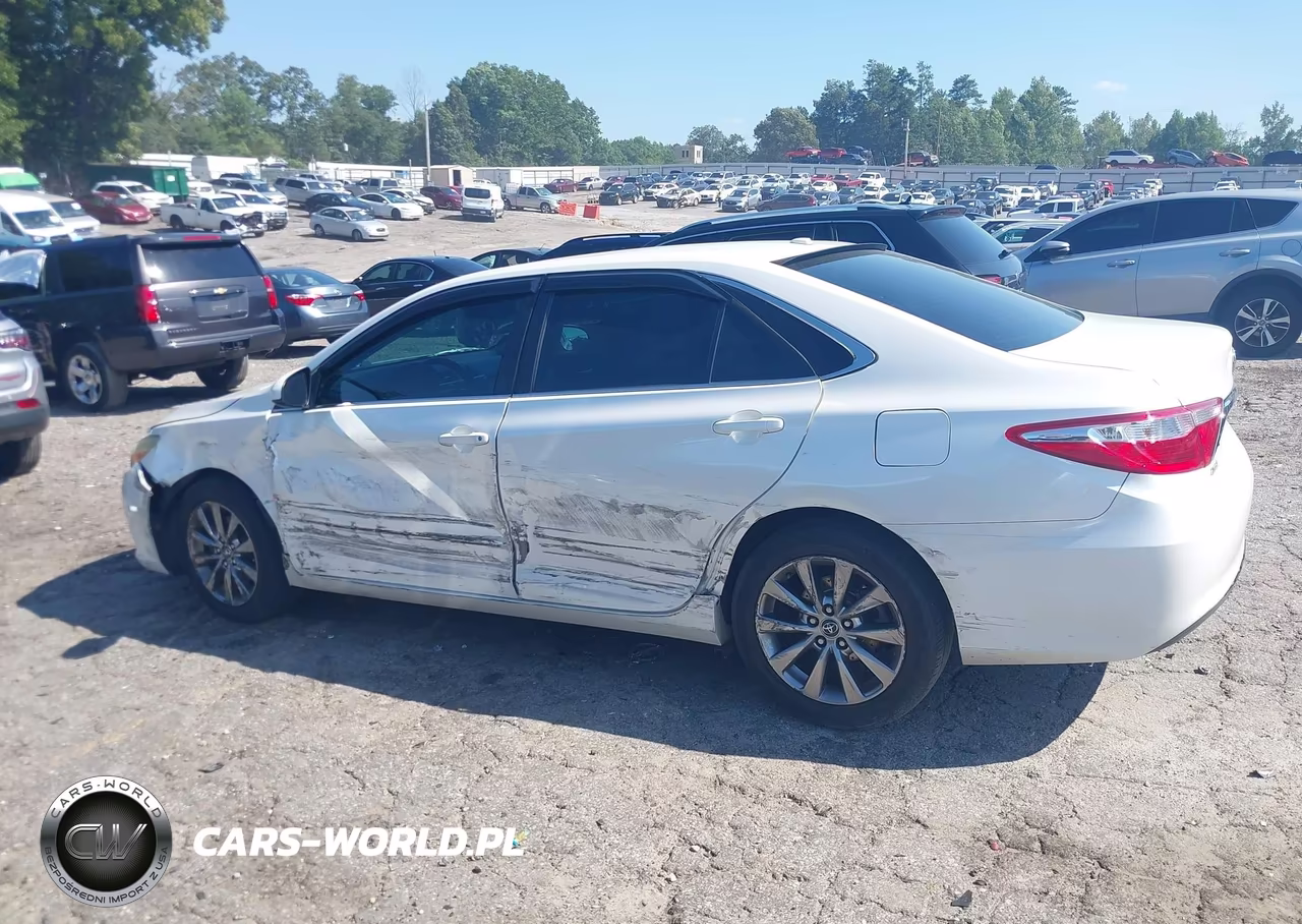 2015 Toyota Camry Xle VIN:4T1BF1FK9FU475049 - 14