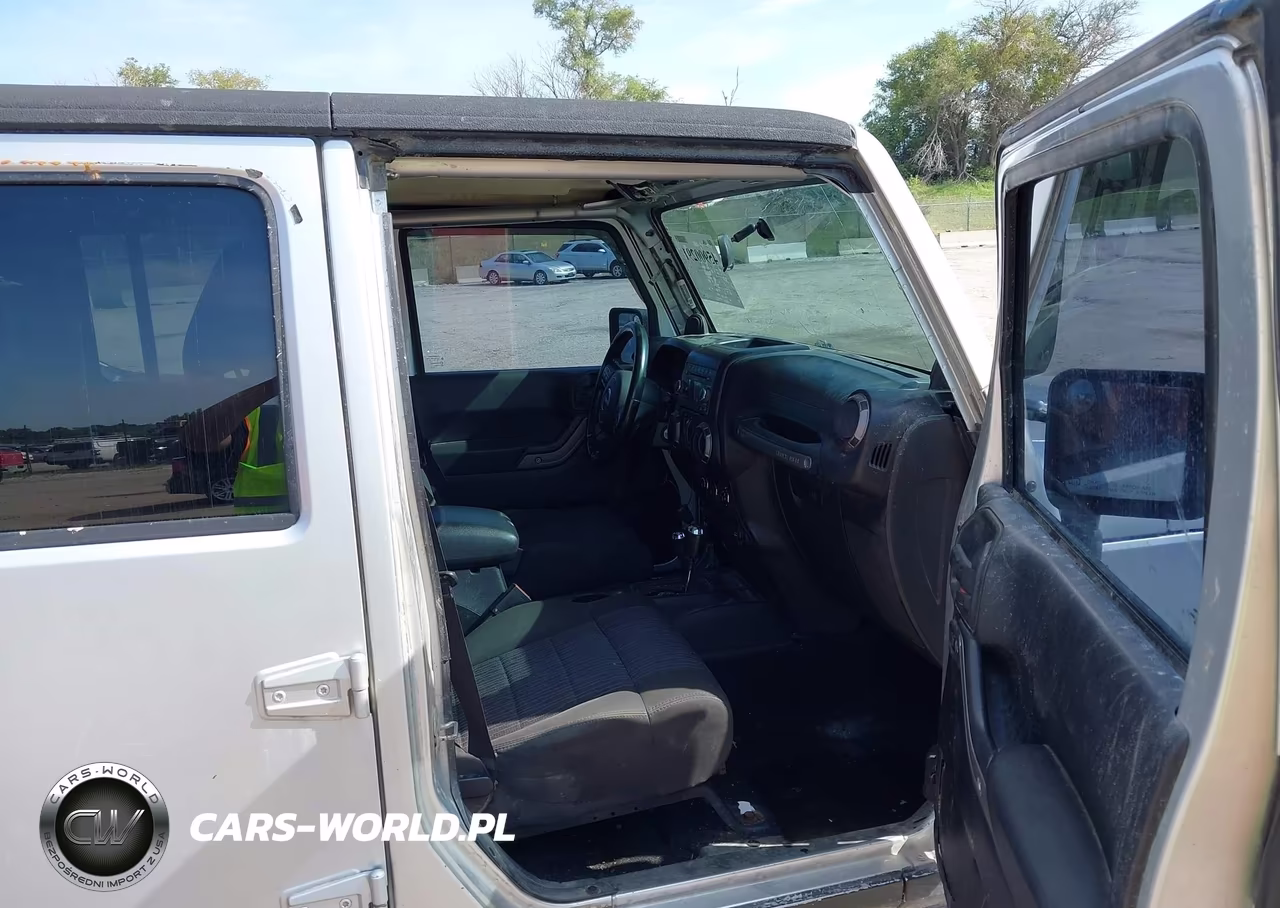 2011 Jeep Wrangler Unlimited Sport VIN:1J4BA3H17BL552837 - 5