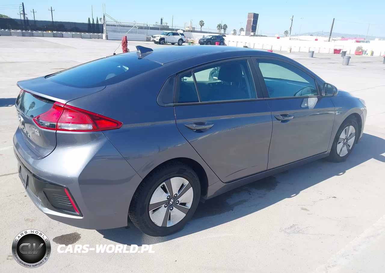 2018 Hyundai Ioniq Hybrid Blue VIN:KMHC65LC1JU065797 - 4