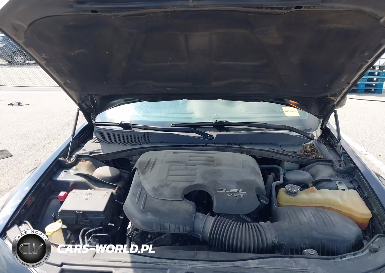 2014 Chrysler 300 VIN:2C3CCAGG6EH353072 - 10