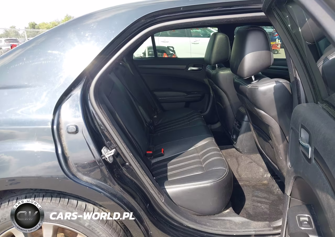 2014 Chrysler 300 VIN:2C3CCAGG6EH353072 - 8