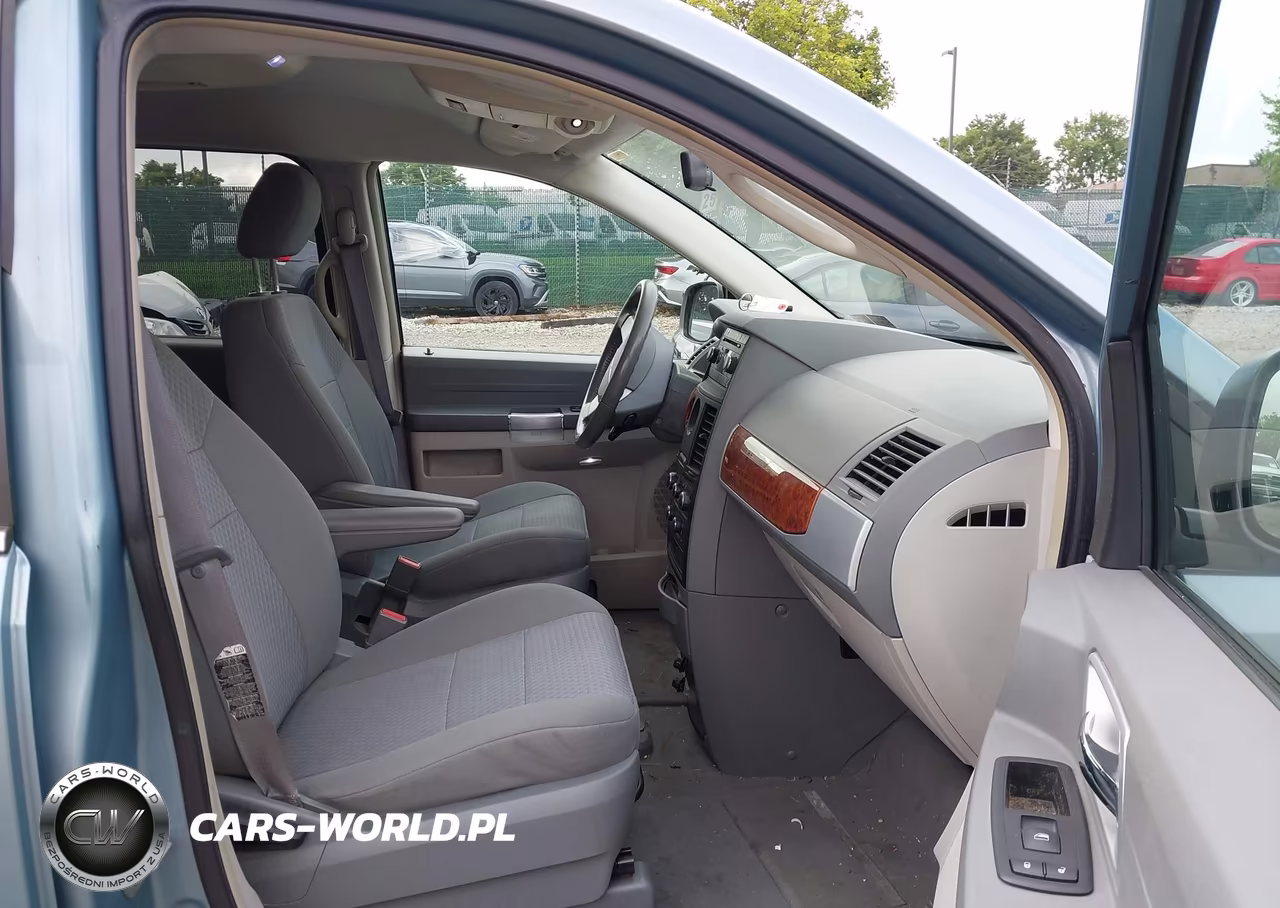 2008 Chrysler Town & Country Touring VIN:2A8HR54P58R786739 - 5