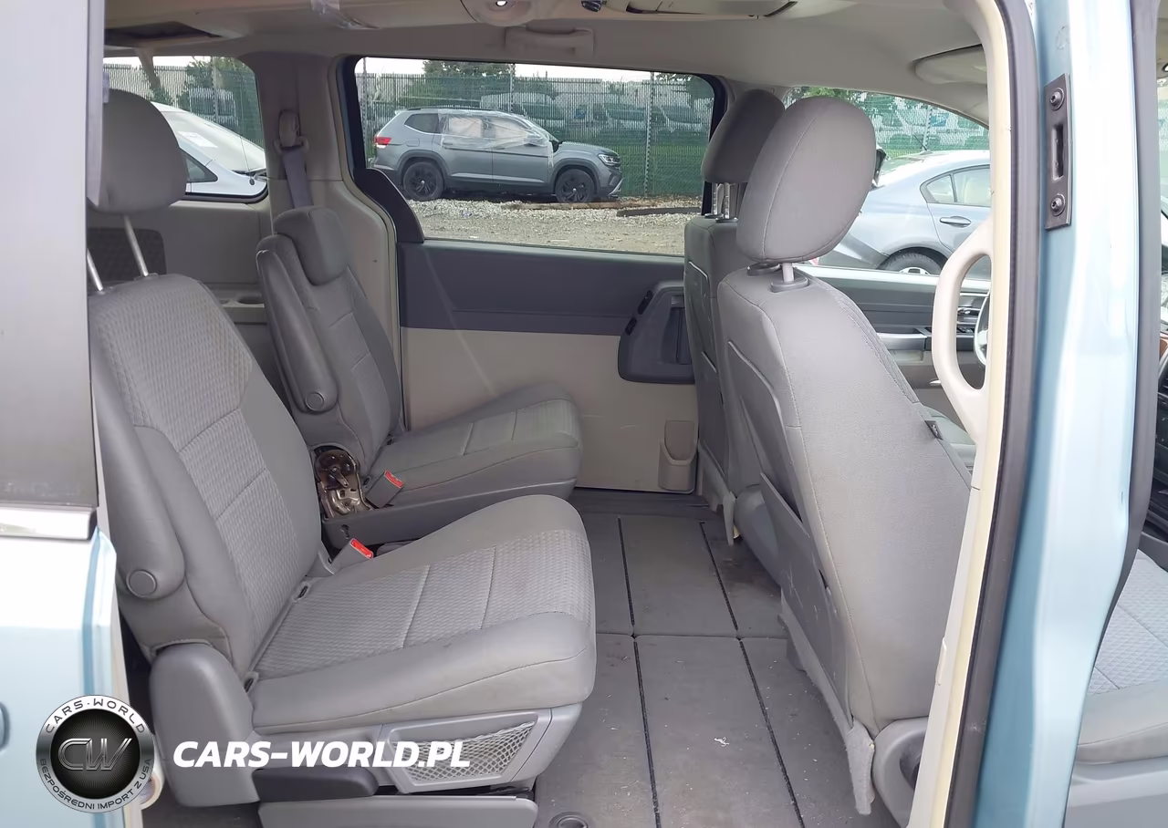 2008 Chrysler Town & Country Touring VIN:2A8HR54P58R786739 - 8