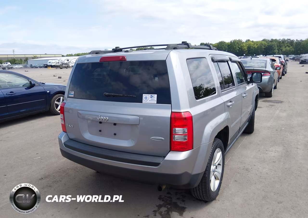 2016 Jeep Patriot Latitude VIN:1C4NJRFB9GD697509 - 4