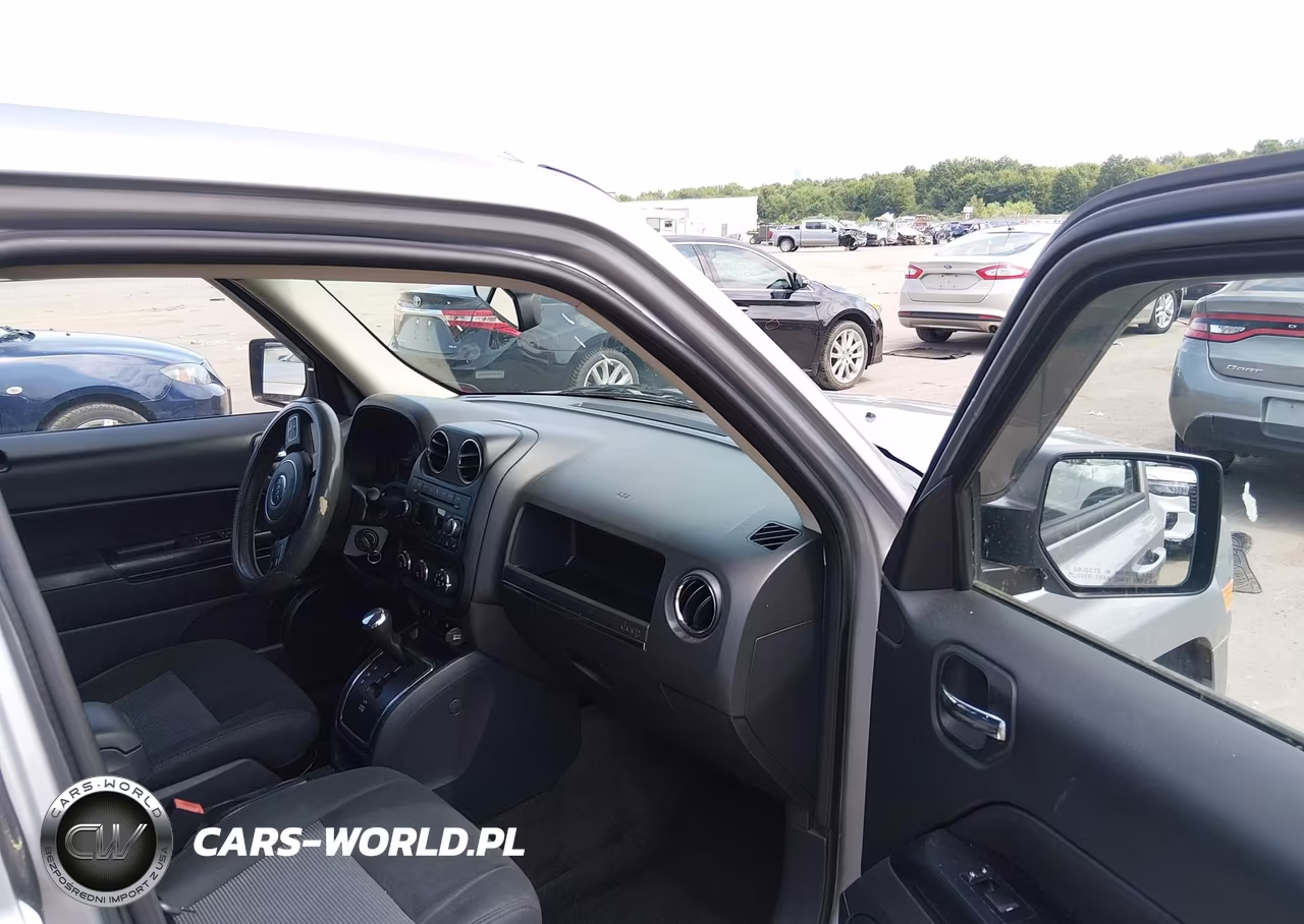 2016 Jeep Patriot Latitude VIN:1C4NJRFB9GD697509 - 5