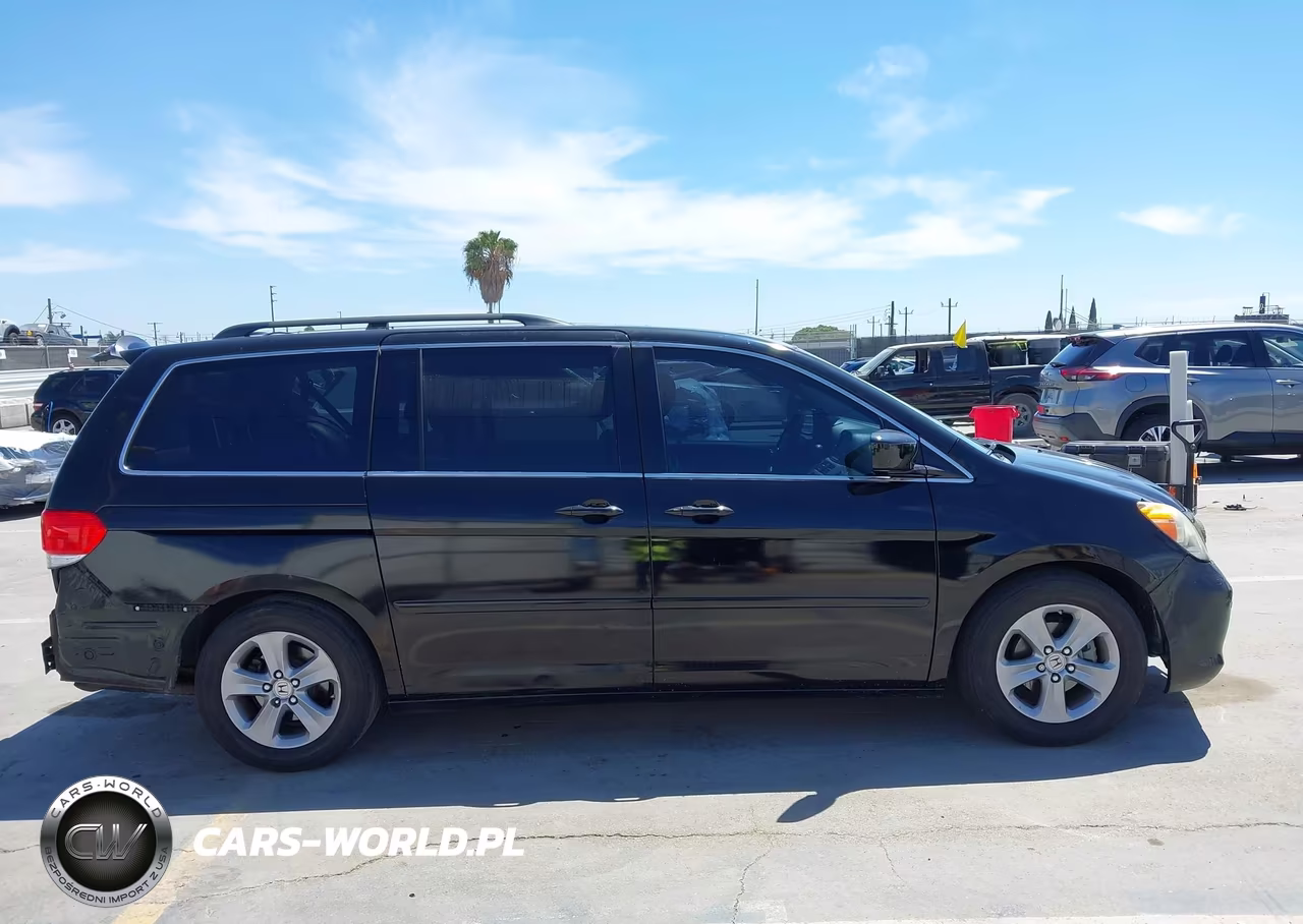 2010 Honda Odyssey Touring VIN:5FNRL3H98AB104614 - 14