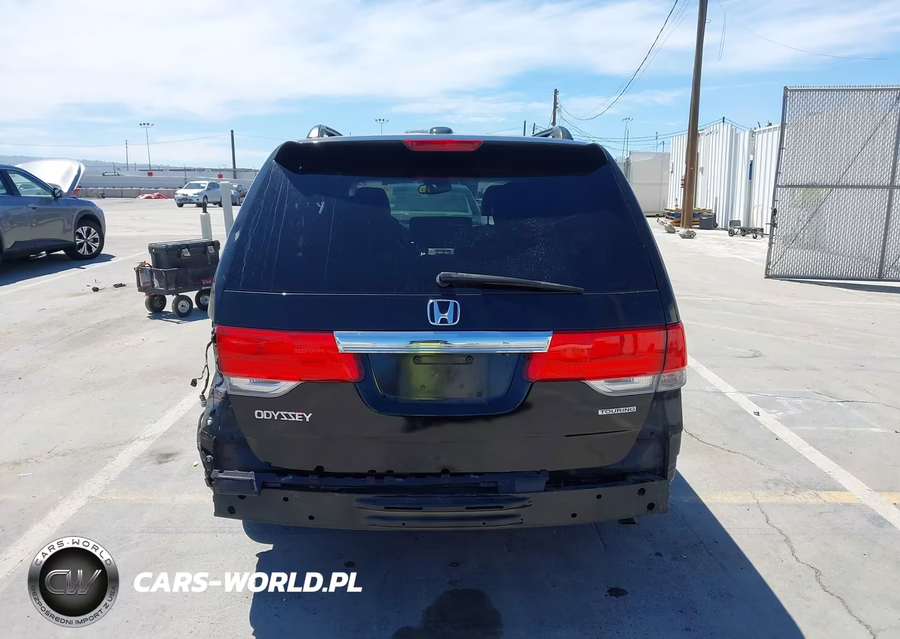 2010 Honda Odyssey Touring VIN:5FNRL3H98AB104614 - 17