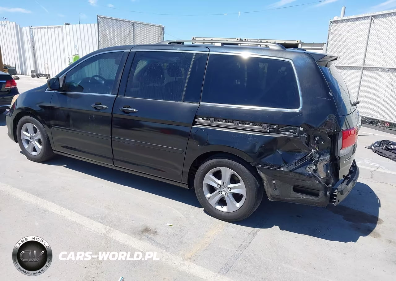 2010 Honda Odyssey Touring VIN:5FNRL3H98AB104614 - 3