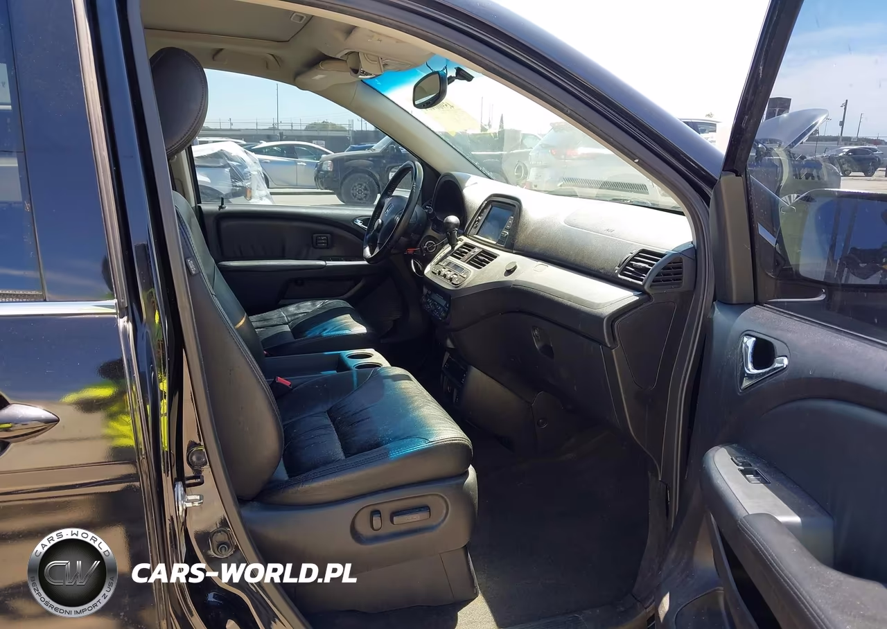 2010 Honda Odyssey Touring VIN:5FNRL3H98AB104614 - 5