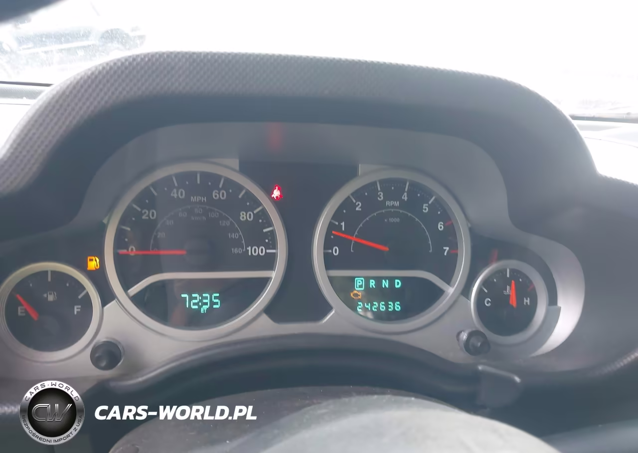 2007 Jeep Wrangler Unlimited Rubicon VIN:1J4GA69137L133154 - 7