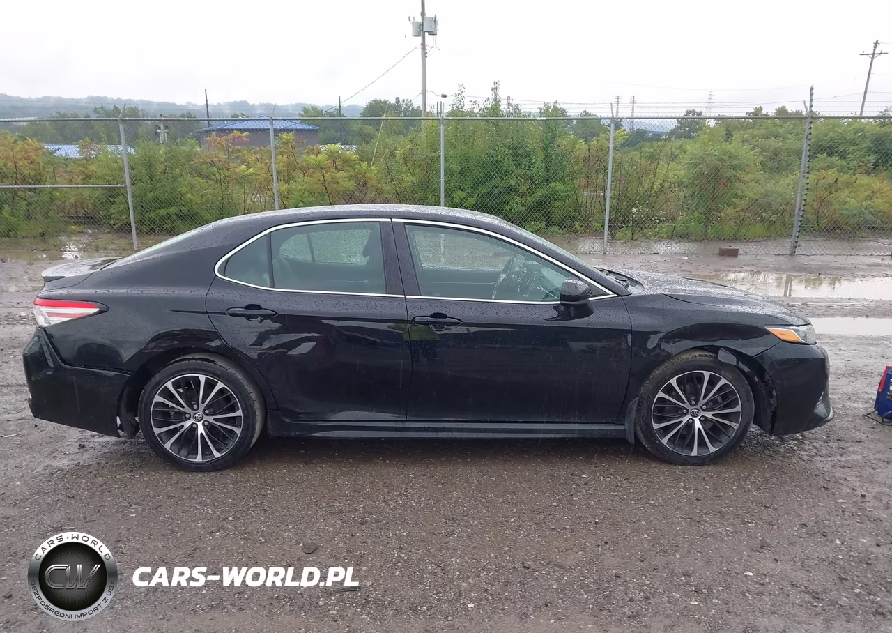 2018 Toyota Camry Se VIN:4T1B11HKXJU585256 - 13