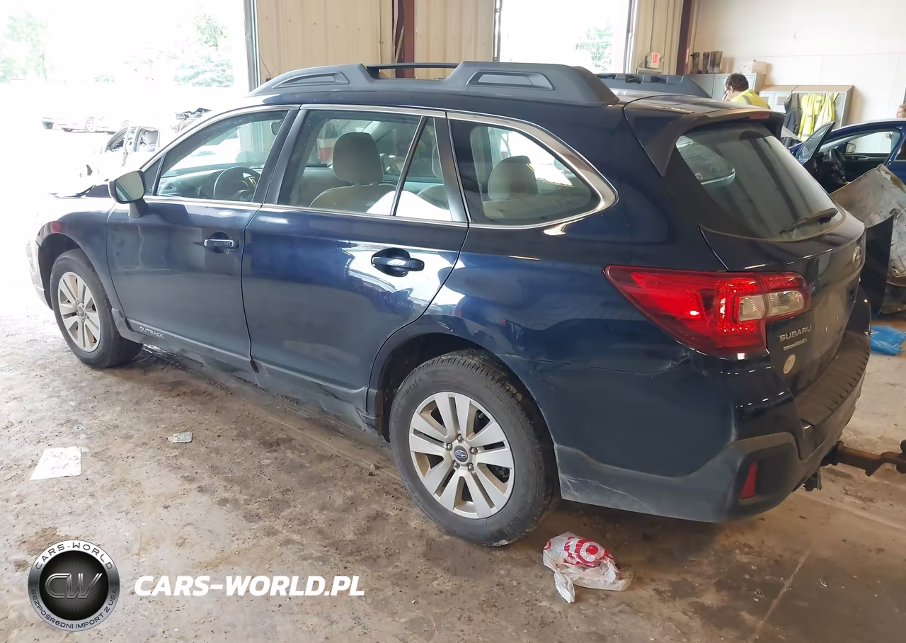 2018 Subaru Outback 2.5I VIN:4S4BSAAC2J3316223 - 3