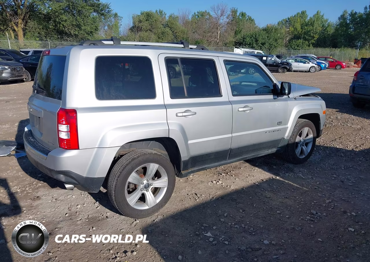 2011 Jeep Patriot Latitude X VIN:1J4NF4GB7BD167111 - 4
