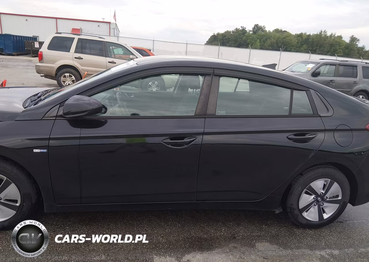 2018 Hyundai Ioniq Hybrid Blue VIN:KMHC65LC4JU062358 - 14