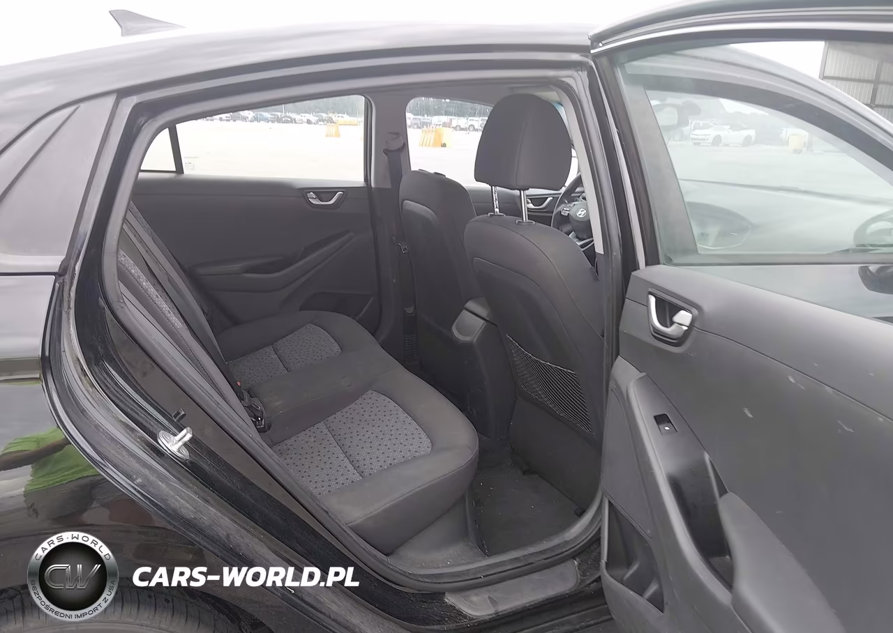 2018 Hyundai Ioniq Hybrid Blue VIN:KMHC65LC4JU062358 - 8