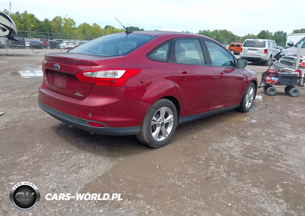 2014 Ford Focus Se VIN:1FADP3F23EL286266 - 4