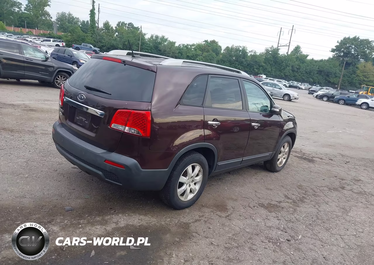 2011 Kia Sorento Lx VIN:5XYKT4A1XBG164416 - 4