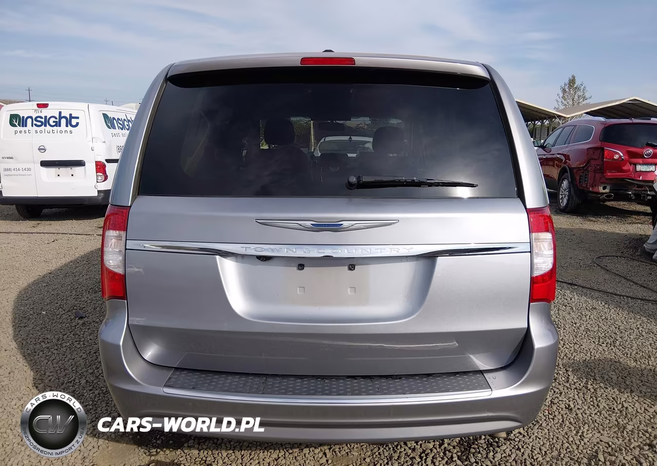 2015 Chrysler Town & Country Touring VIN:2C4RC1BG0FR626998 - 17