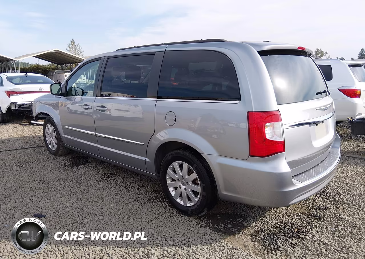 2015 Chrysler Town & Country Touring VIN:2C4RC1BG0FR626998 - 3